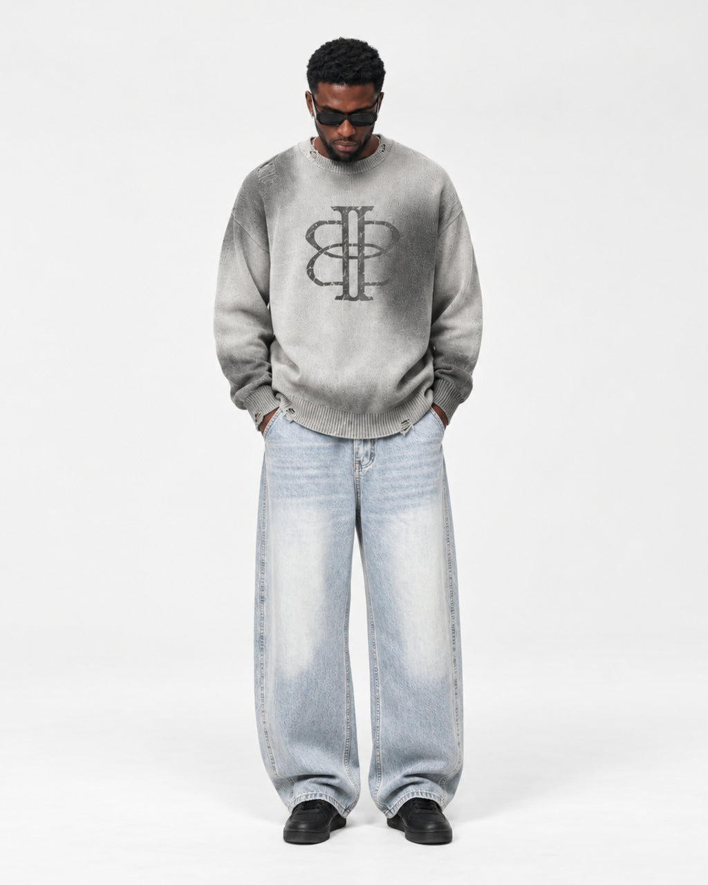 BUGA Eroded Barrel Jeans in Ice Wash – sculpted loose-fit denim